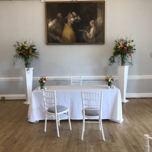 Table flowers for spring wedding