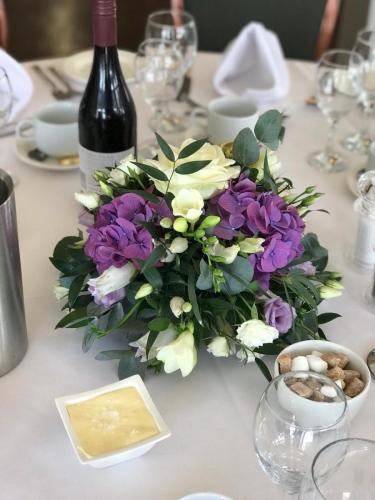 Small table arrangements